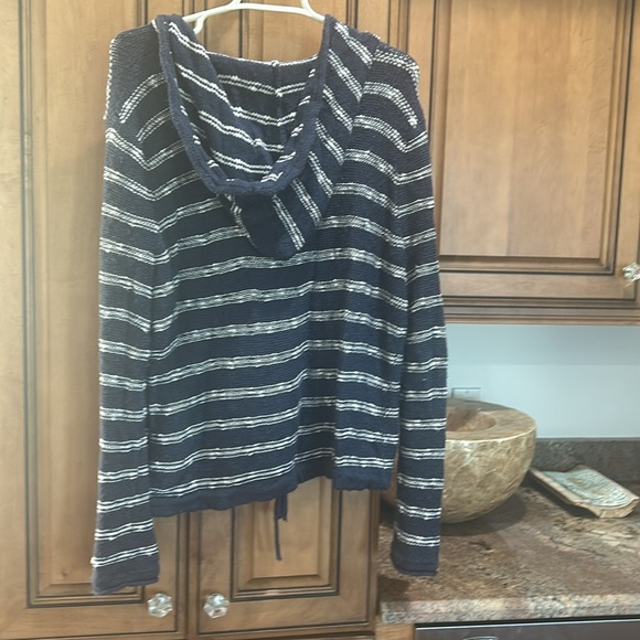 Roxy blue & white striped v neck hooded sweater. Bell sleeves size M - Picture 4 of 7